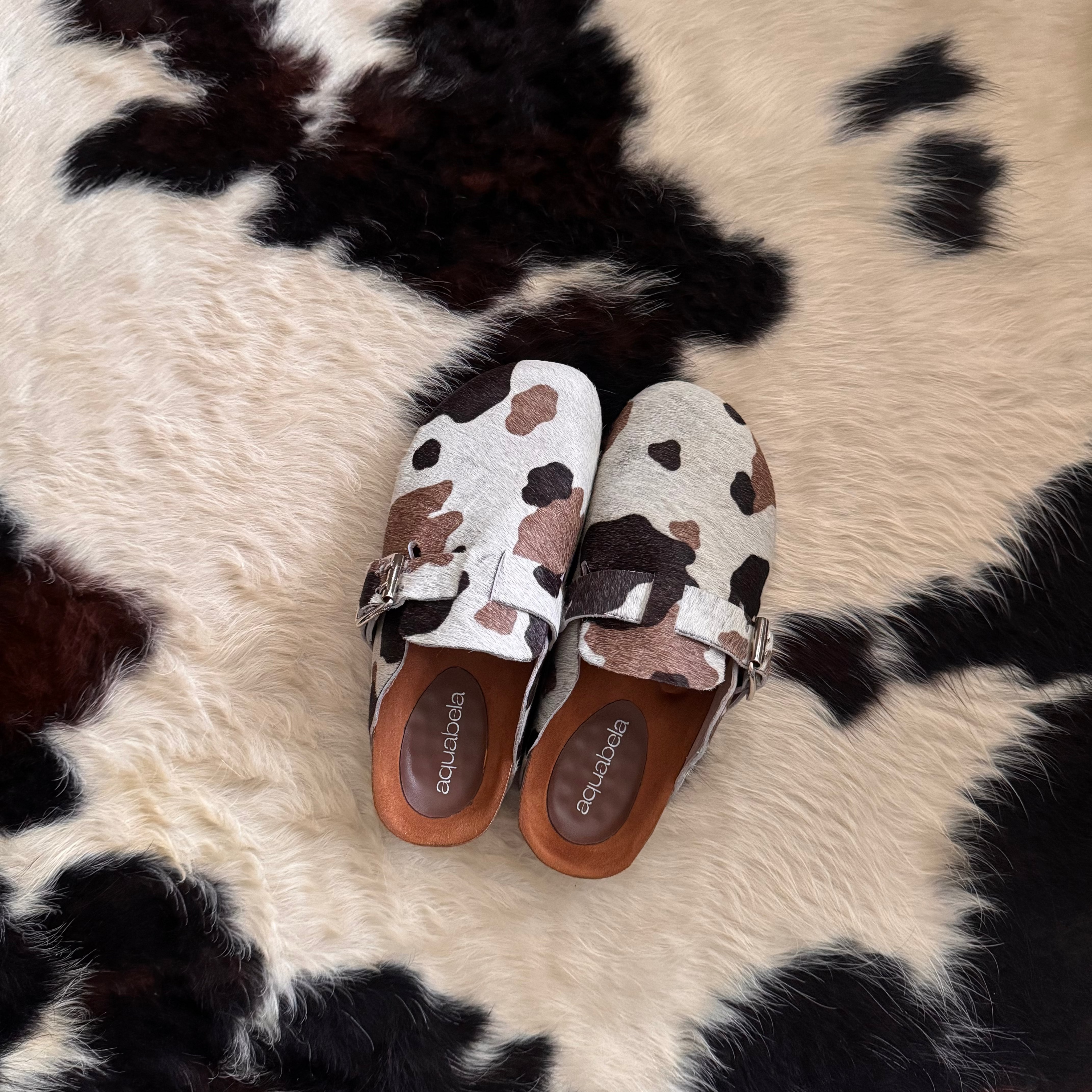 Flat Lola Print
